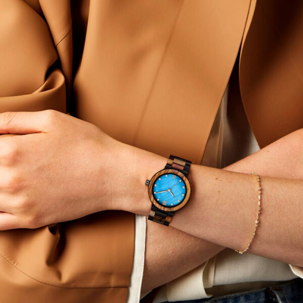 Simple Pearl Shell Color Wood Ladies Watch - Image 5