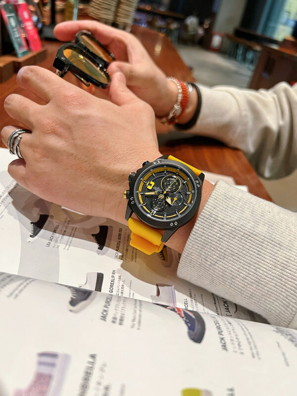 Sports And Leisure Silicone Band Color Watch - Image 3